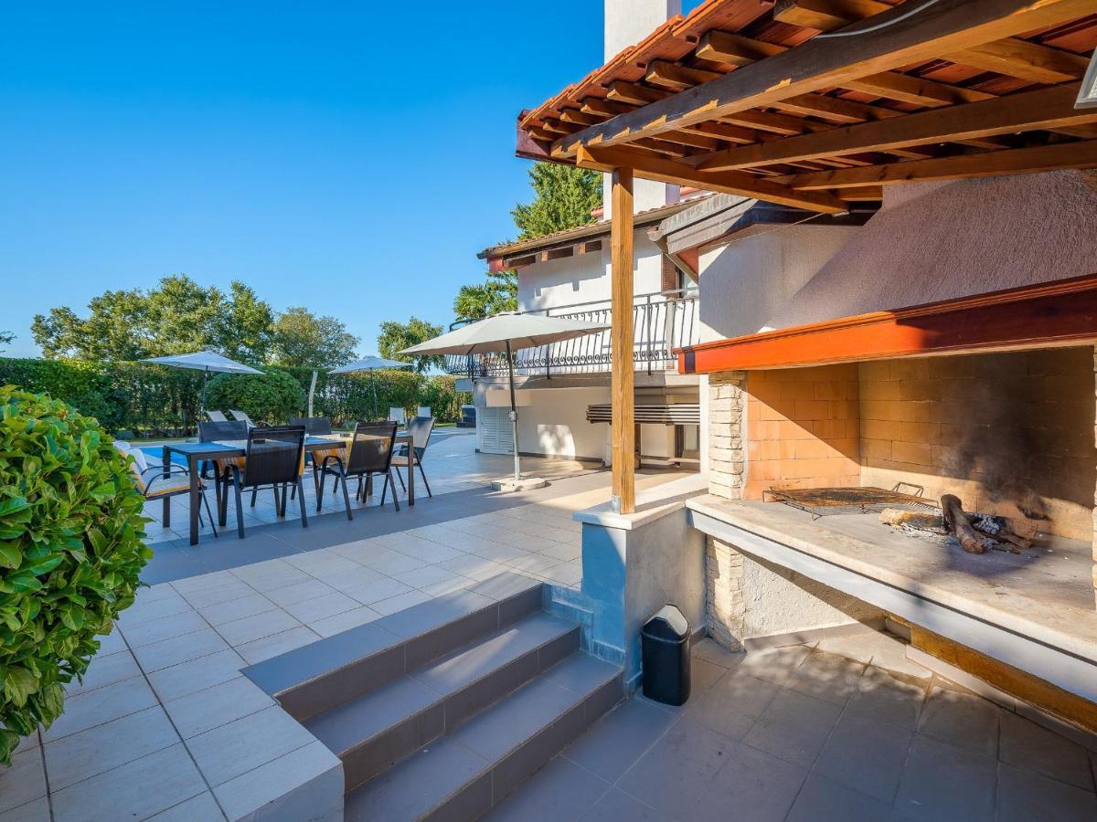 Villa Martimar With Pool And Hot Tub In Istria Rosini 外观 照片